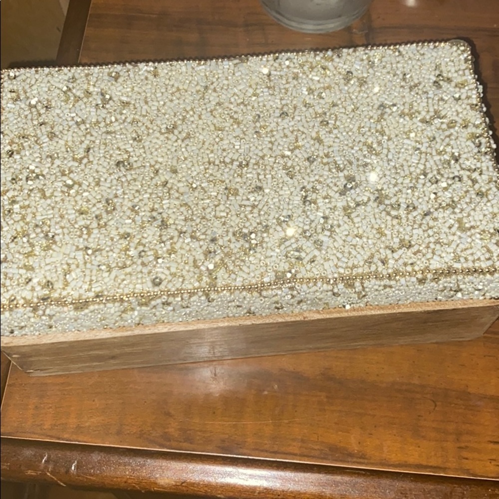 Sparkly pearl jewelry box w/ gold trim